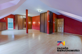 Wyjątkowy dom w Ochli na sprzedaż